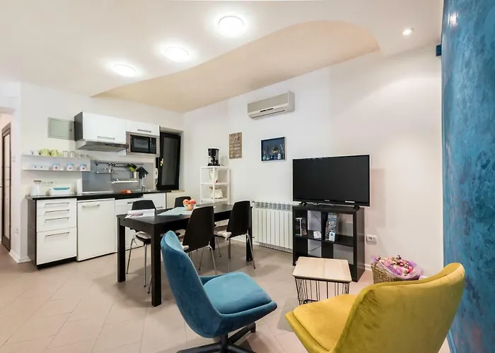 White&blue Center App Apartment Pula