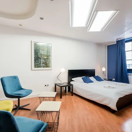 Apartment White&blue Center App