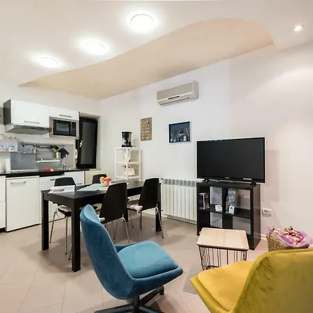 White&blue Center App Apartment Pula