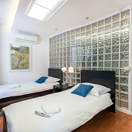 White&blue Center App 풀라