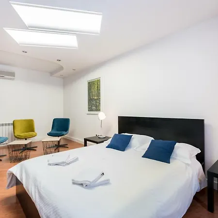 Apartment White&blue Center App