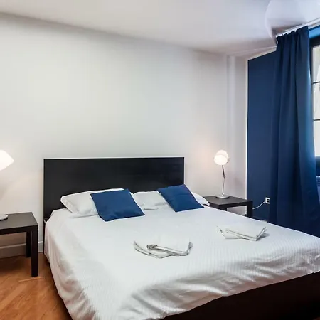 White&blue Center App