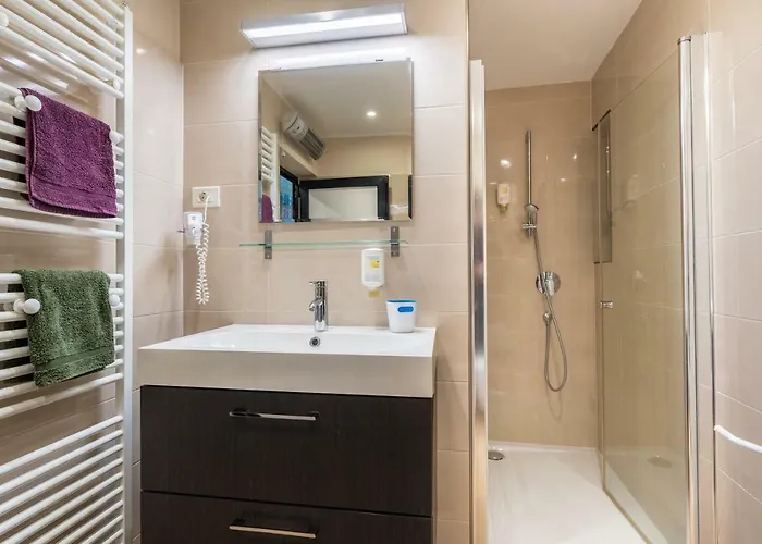 White&blue Center App * Pula