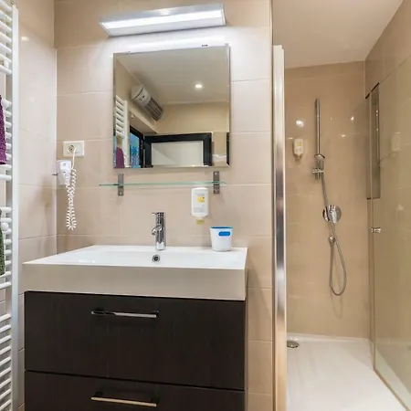 White&blue Center App * 普拉